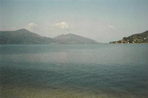 Foto di Arona (NO) -panorama del Lago Maggiore-